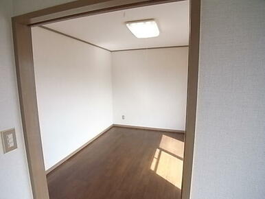 キッチン～洋室へ　前回募集時の参考写真