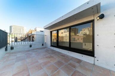 ルーフバルコニー