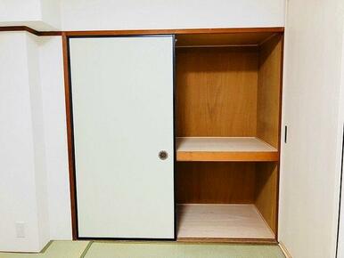 「和室」６帖和室も収納スペースあります。