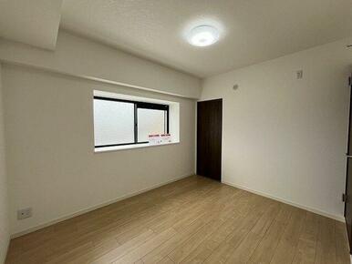 「北西洋室」アクセントにダークブラウン系を使った暖かな雰囲気のお部屋です。