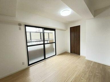 「最北洋室」全部屋のクロスを張替えました。
