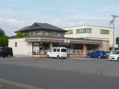 セブンイレブン鹿沼晃望台店　350ｍ/徒歩5分、車1分