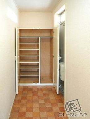 シューズボックスもこの大容量。