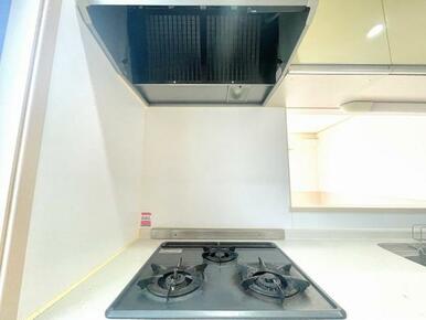 「3口コンロ」クリーニング済みです。