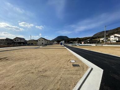 前面道路含む現地土地写真