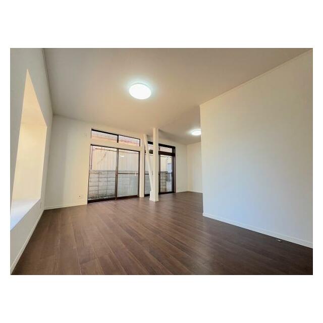 「1階LDK＿約22帖」二面採光で日当たり良好です。