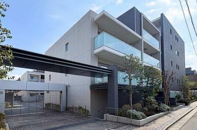 2014年築、新耐震基準マンションです。