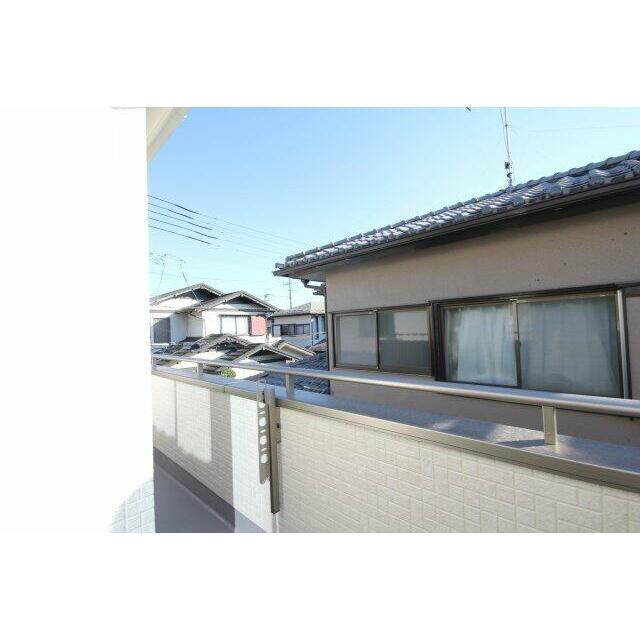 南向きで陽当り良好なバルコニー