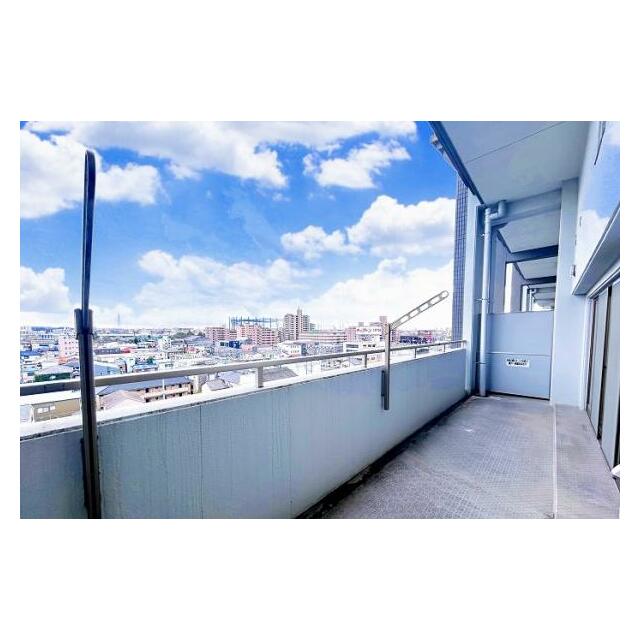 「バルコニー」広々バルコニーで洗濯も楽々です。