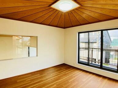 「洋室」2階北側約7帖洋室別角度からの様子です。