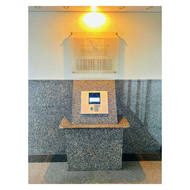 「エントランス」オートロック付きで安全面もバッチリです。