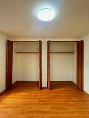 洋室2クローゼット