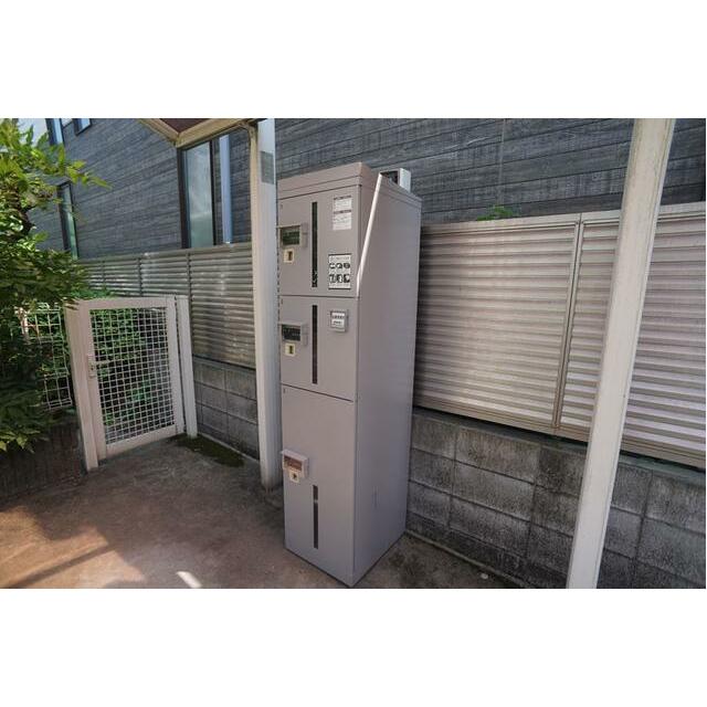 不在時に重宝する宅配ボックス設置済♪