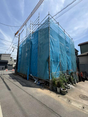 LDK20帖の広々とした間取りに吹抜けがあります。