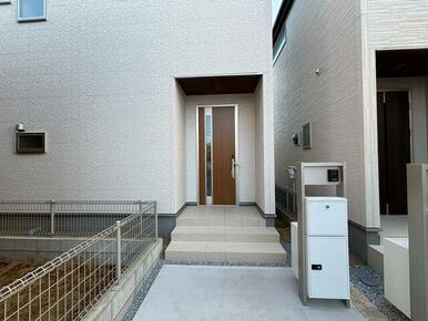 玄関を素敵に演出して運気UP（3号棟）