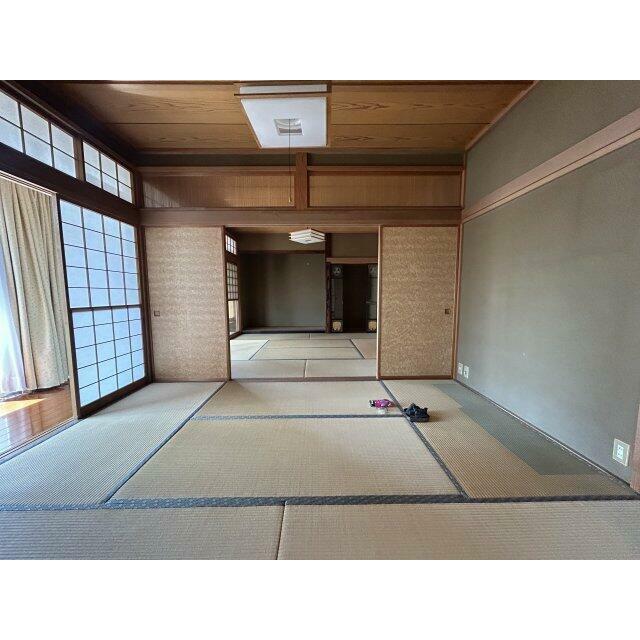 多様な用途に活用できる続き間の和室