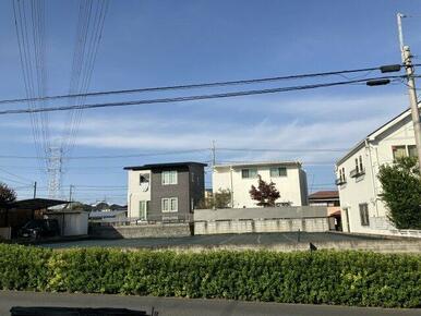 広い土地なので思いのままにお庭造りが楽しめます。