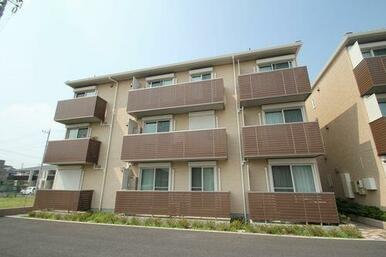 三郷中央駅徒歩８分。