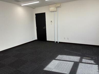 貸室内