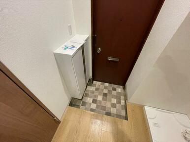 玄関横シューズボックス有り