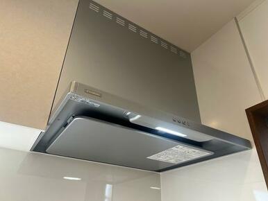 レンジフード新品交換済み