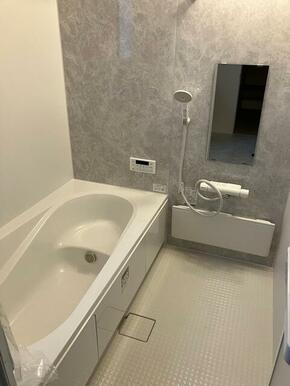 朝風呂、シャワー、夜のバスタイムと使い方は自在（1号棟）