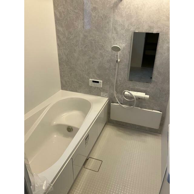 朝風呂、シャワー、夜のバスタイムと使い方は自在（1号棟）