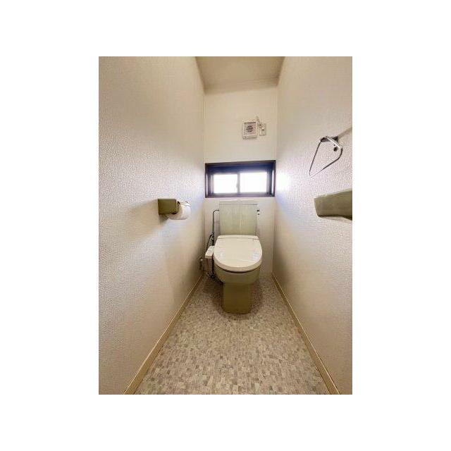 1階・2階ともにトイレがございます。