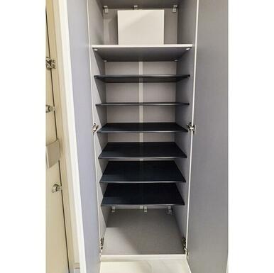 シューズボックス