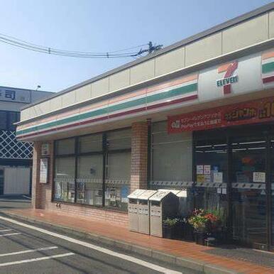 セブンイレブン向ヶ丘遊園店