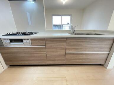 家族の顔が見えるカウンターキッチン！配膳や片付けも楽にできますね＾＾