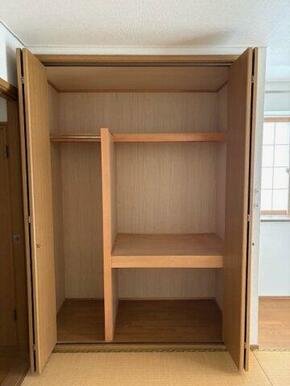 奥行きがあり収納力がよいクローゼットです