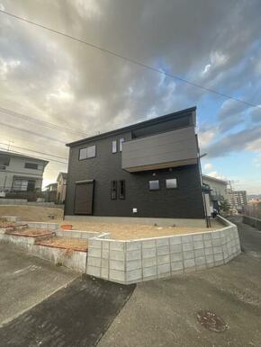 日を重ねるごとにこの佇まいに愛着が湧いてきそう（1号棟）