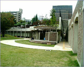 吹田市立江坂図書館