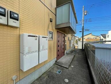 【オートロック】住居者以外の侵入を防ぐとともに、ゲストを心地よく迎えられるエントランスオートロック。