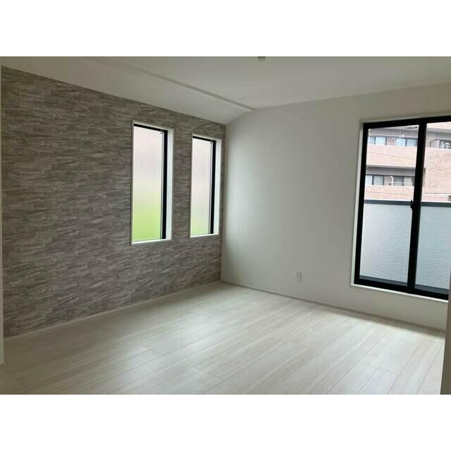 アクセントをつけたクロスでスタイリッシュな空間