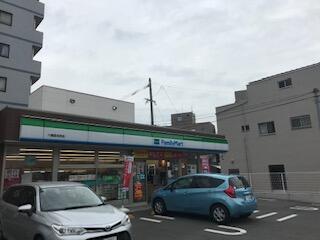 ファミリーマート　八幡西本町店