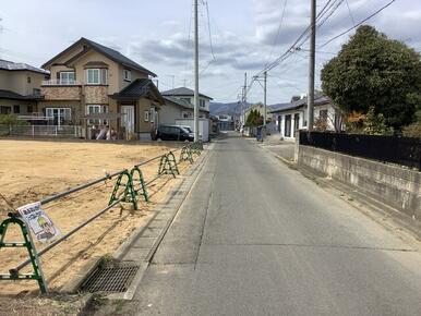 前面道路　東方面より撮影