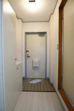 室内側玄関　他号室参考写真