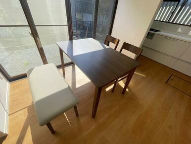 「ニトリ家具」ダイニングテーブル