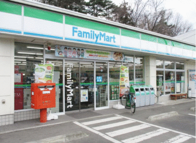 ファミリーマート川平一丁目店