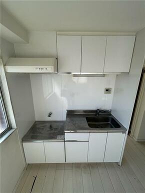 ガスキッチン（窓有り）