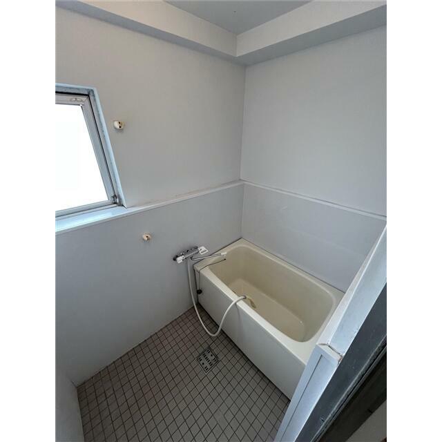 浴室（換気窓有り）