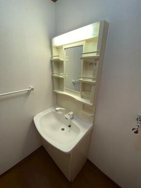 便利な独立洗面台