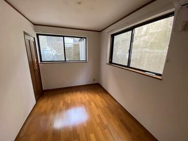 ２面採光の明るいお部屋