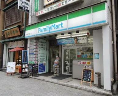 ファミリーマート滝野川一丁目店