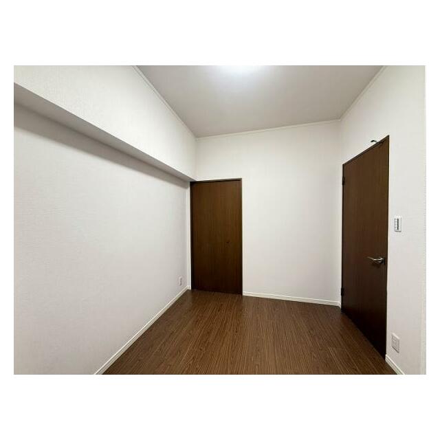 納戸約4.6帖　角度１