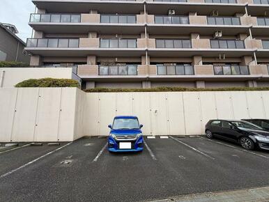 敷地内駐車場　弊社にて1台契約中