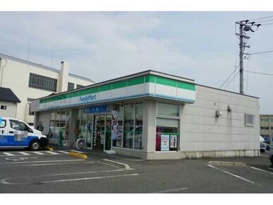 ファミリーマート鮎喰町店