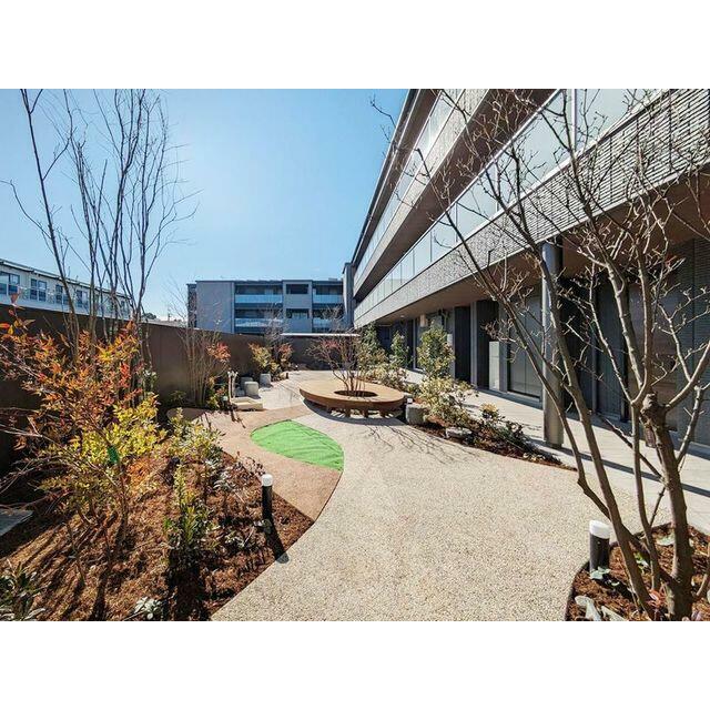 【中庭】緑豊かな外構計画「シャーメゾンガーデンズ」仕様でございます。